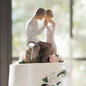 Willow tree figurine